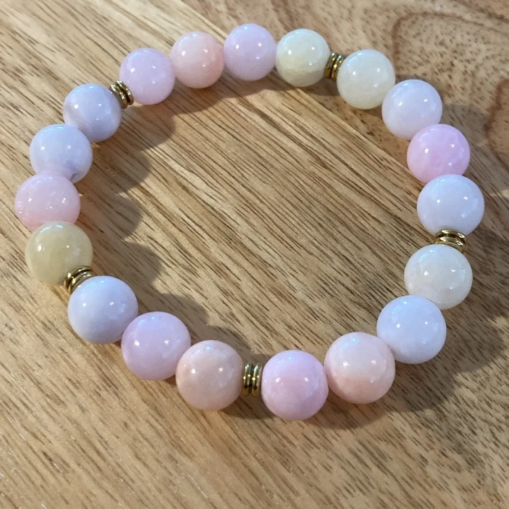 Pink rose stone bracelet with goldtone separators stretchy pink yellow white - Picture 5 of 6